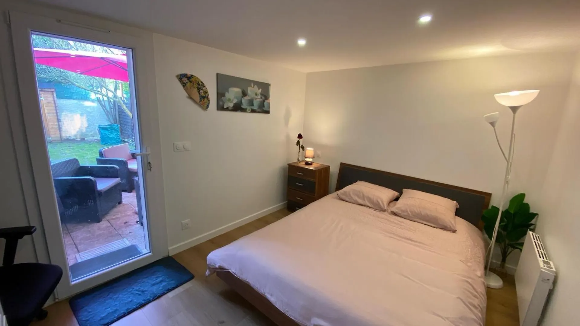 Paris Orly Aeroport Suite Athis-Mons
